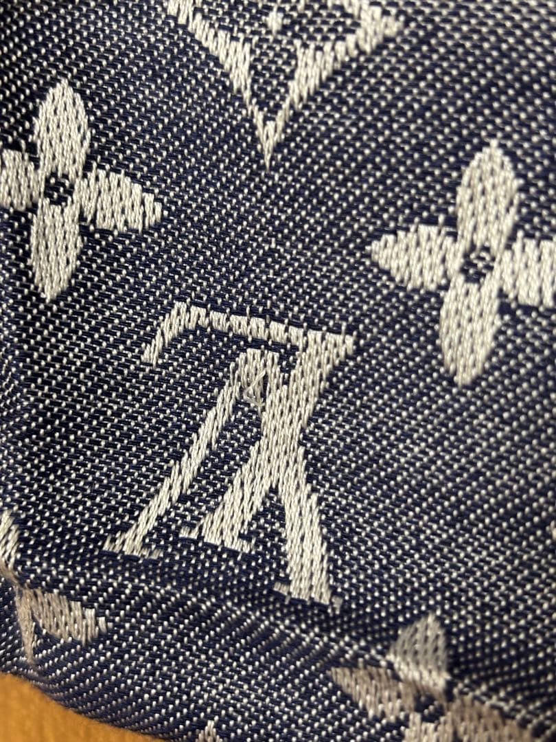 LOUIS VUITTON ルイヴィトン　ネイビー ×シルバー　大判ストール