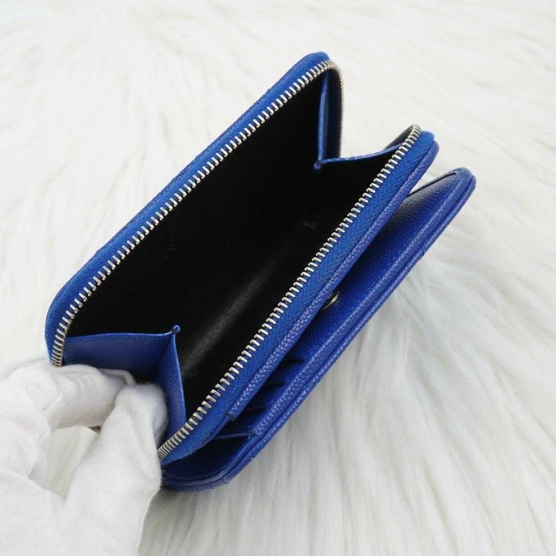 ほぼ未使用品　箱付き　SAINT LAURENT 二つ折り財布　レザー　YSL柄