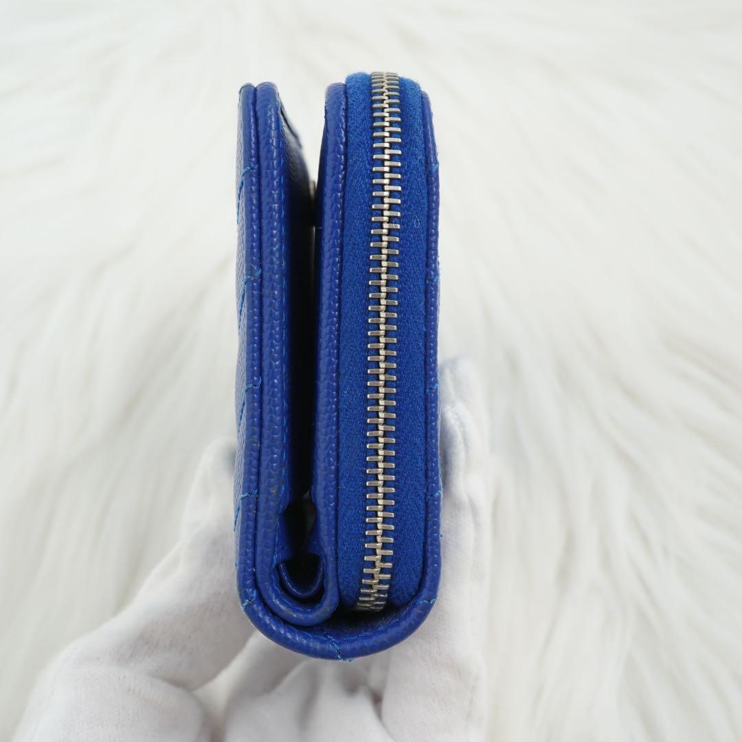 ほぼ未使用品　箱付き　SAINT LAURENT 二つ折り財布　レザー　YSL柄