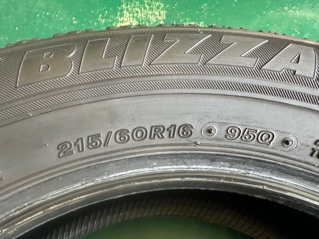 ブリヂストンBLIZZAK 215/60R16 VRX2 4本