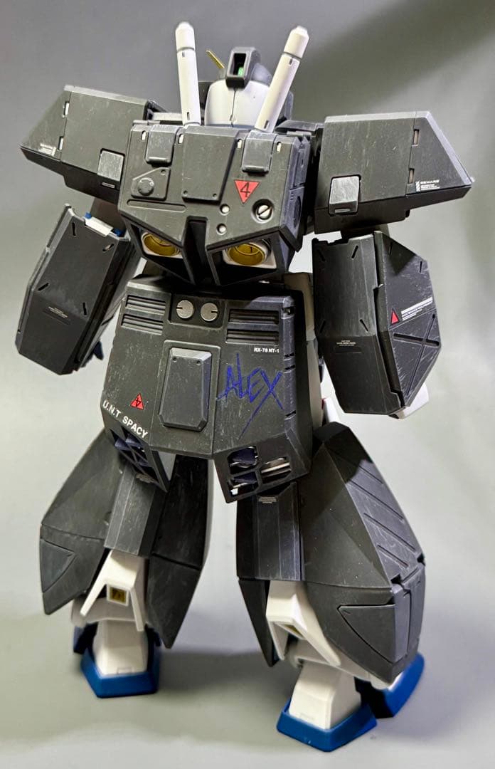 MG 1/100 ガンダムNT-1 Ver.2.0 部分塗装完成品