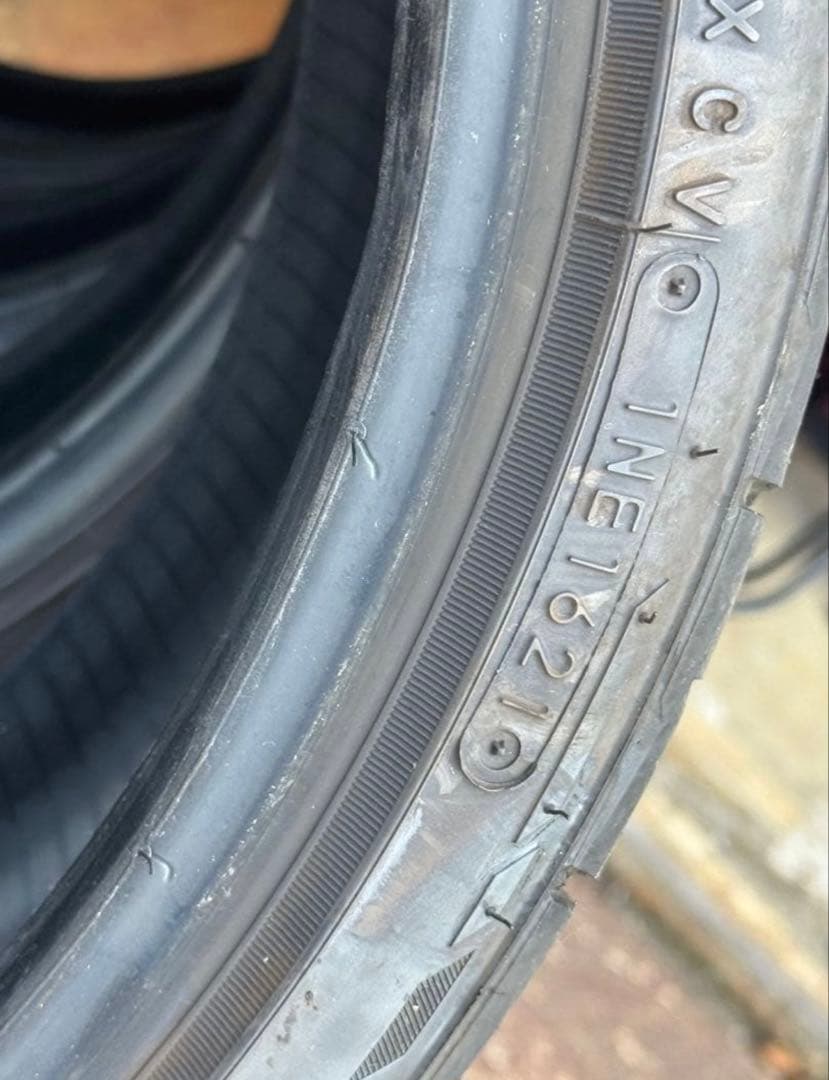 C-unit様 ＮＴ５５５　Ｇ２ ２１５/３５Ｒ１９　８５Ｙ　4本　値下げ可
