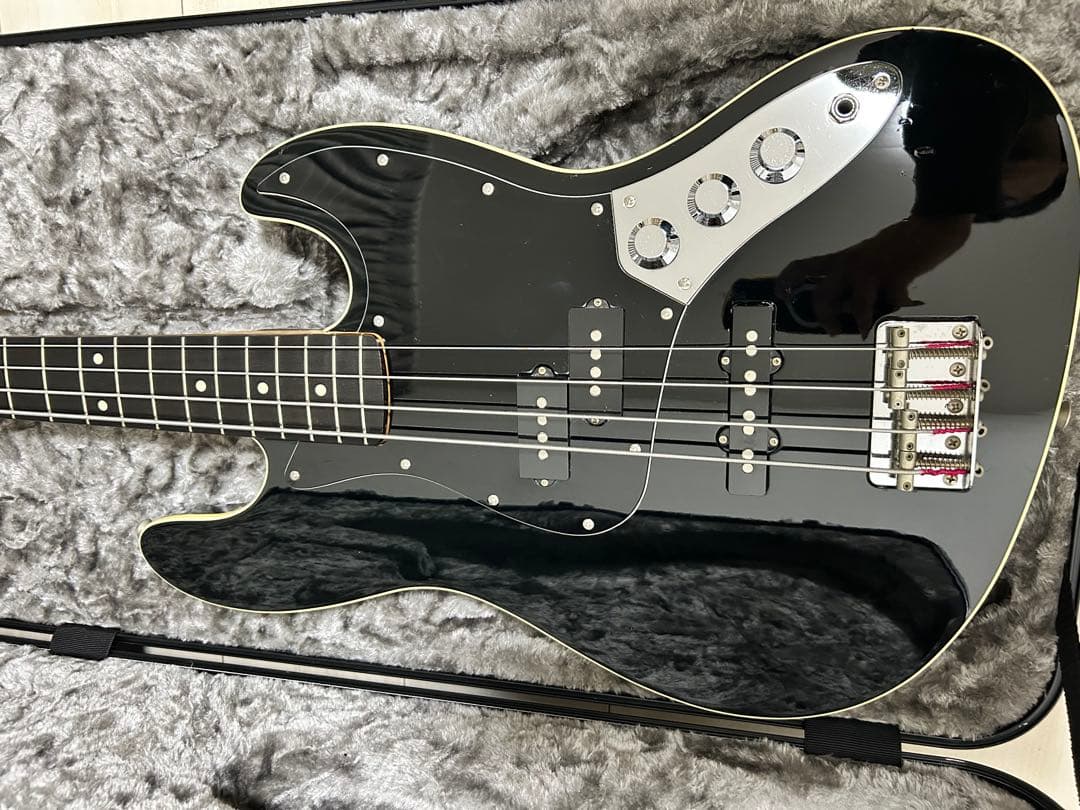Fender Aerodyne Jazz Bass フェンダー　スクワイヤー
