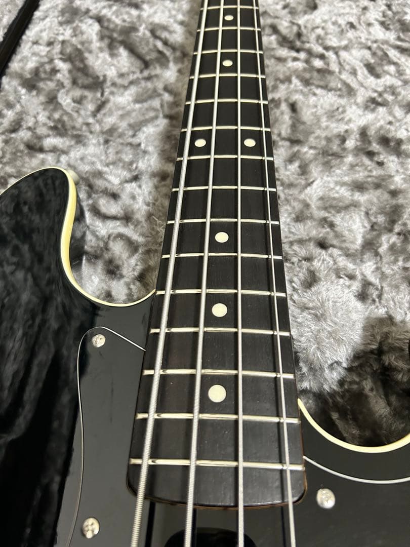 Fender Aerodyne Jazz Bass フェンダー　スクワイヤー