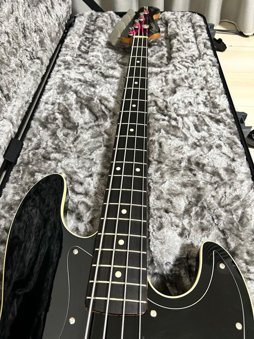 Fender Aerodyne Jazz Bass フェンダー　スクワイヤー