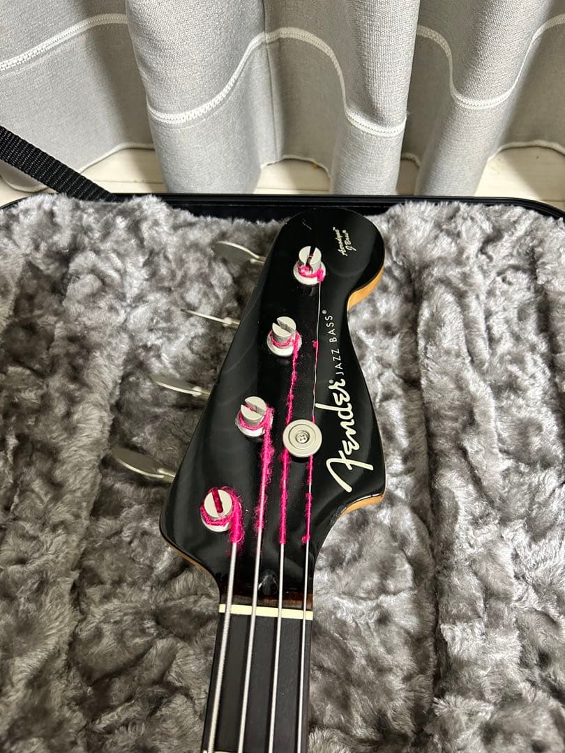 Fender Aerodyne Jazz Bass フェンダー　スクワイヤー