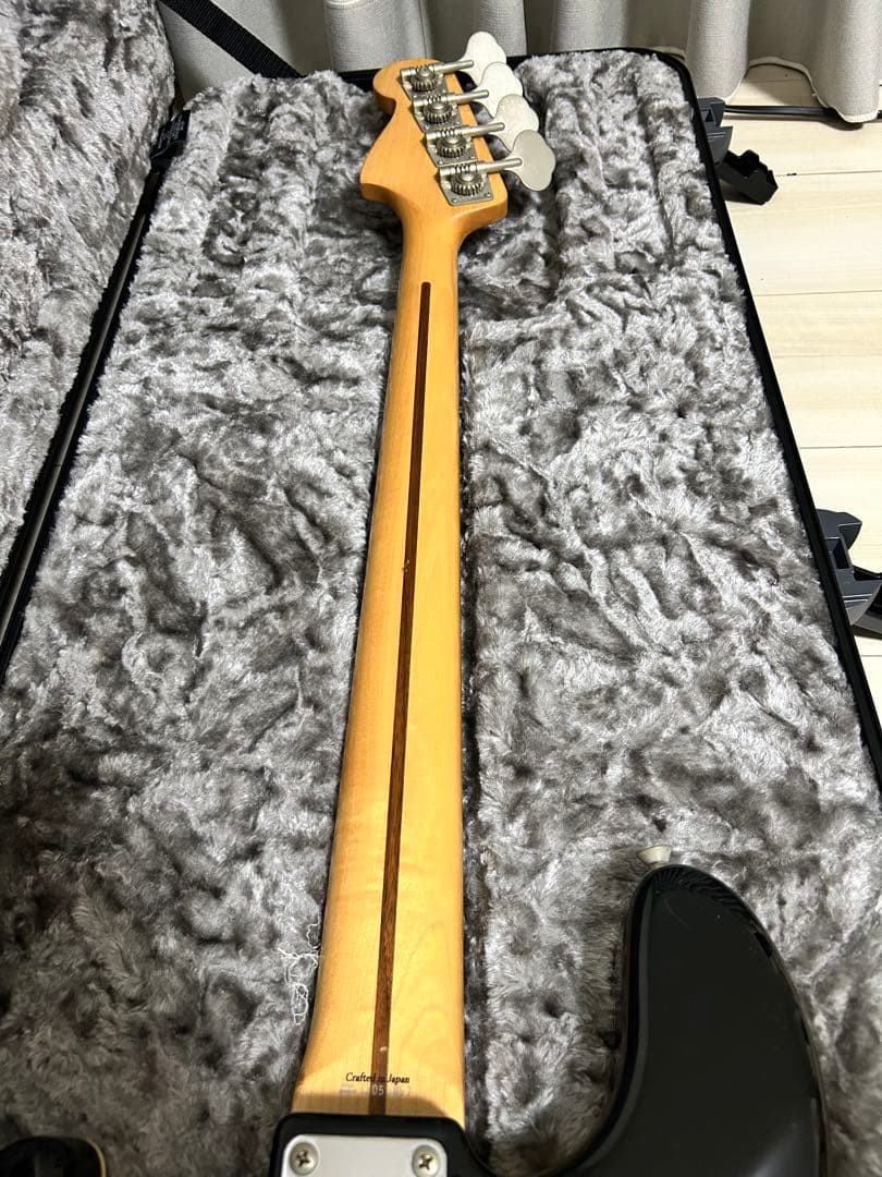 Fender Aerodyne Jazz Bass フェンダー　スクワイヤー