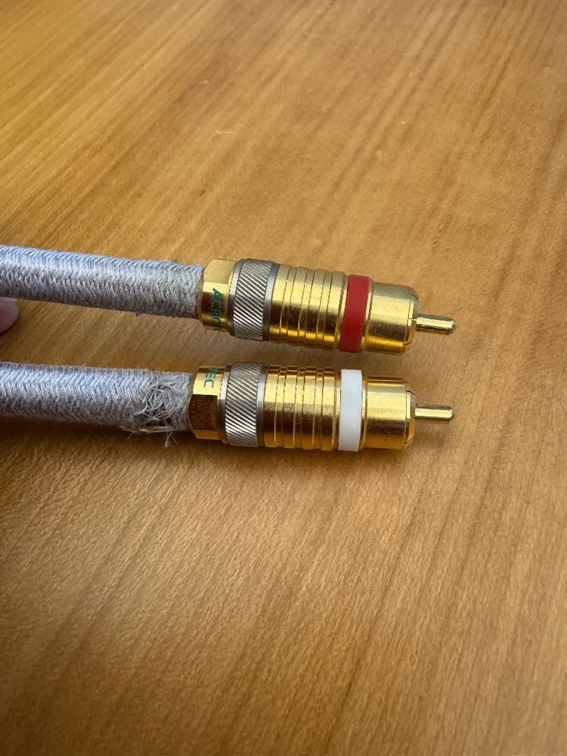 RCAケーブル ACROTEC 1.5m （CDとアンプの接続で使用）