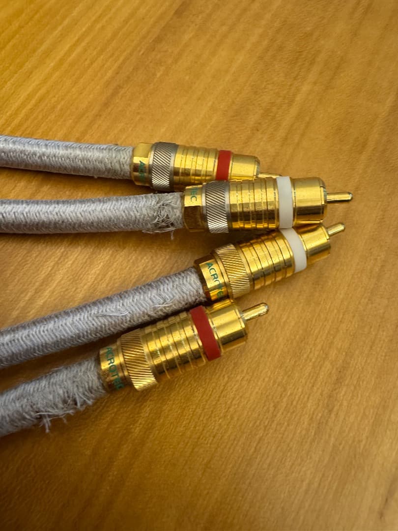 RCAケーブル ACROTEC 1.5m （CDとアンプの接続で使用）