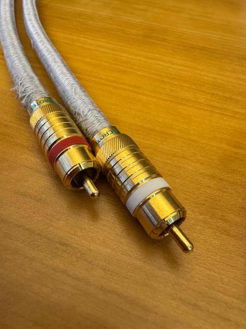RCAケーブル ACROTEC 1.5m （CDとアンプの接続で使用）