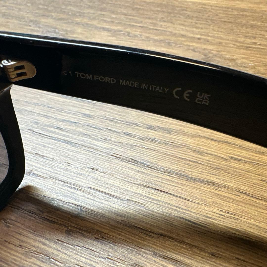 正規品・TOM FORD トムフォード　TF1062 ブラック サングラス