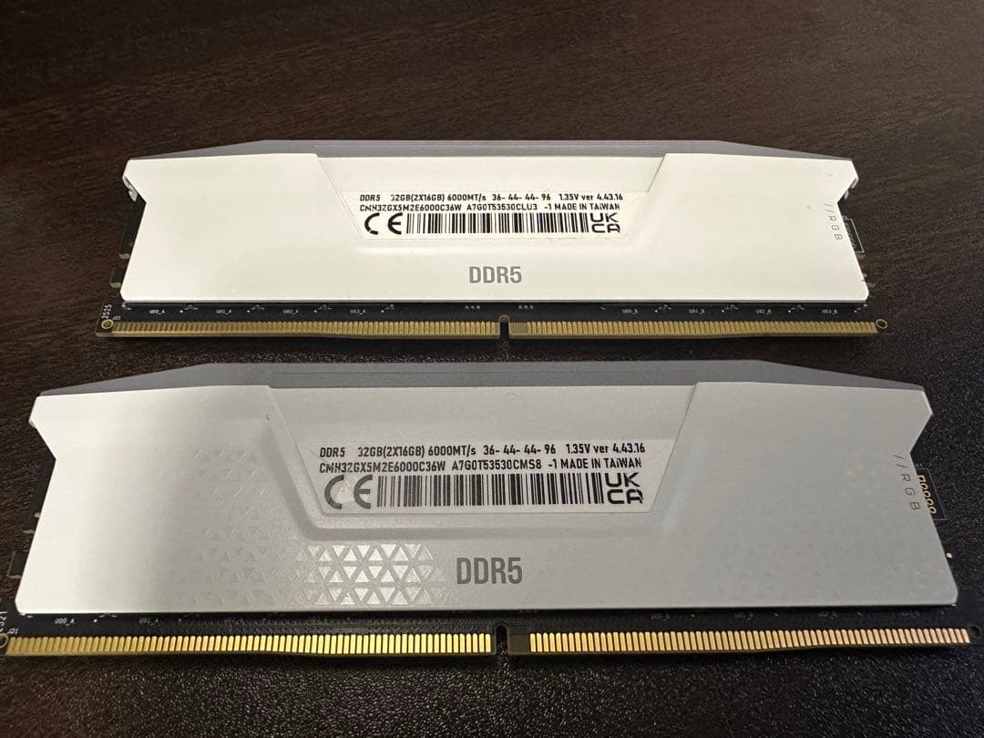 メモリー CORSAIR DDR5-6000MHz VENGEANCE RGB 32GB
