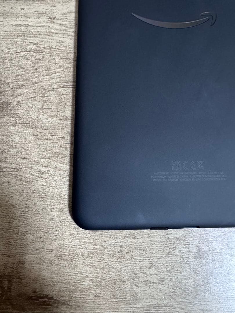 Amazon Kindle Colorsoft 保護フィルム・純正カバー付き