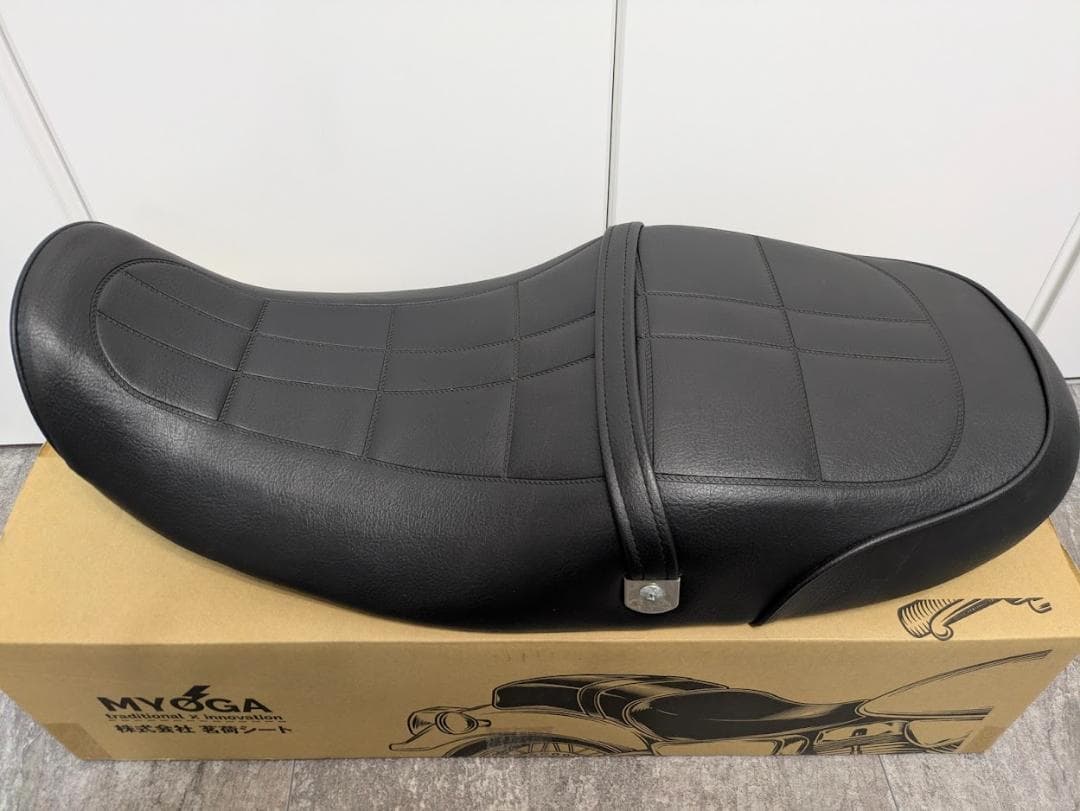Z900RS用茗荷シート　ZⅡパターン・艶消しブラック