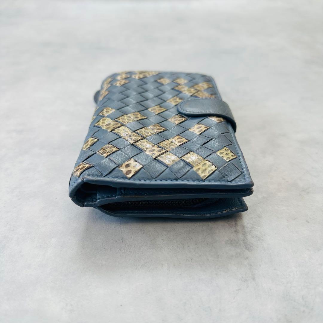 希少✨BOTTEGA VENETA イントレチャート　パイソン　二つ折り財布