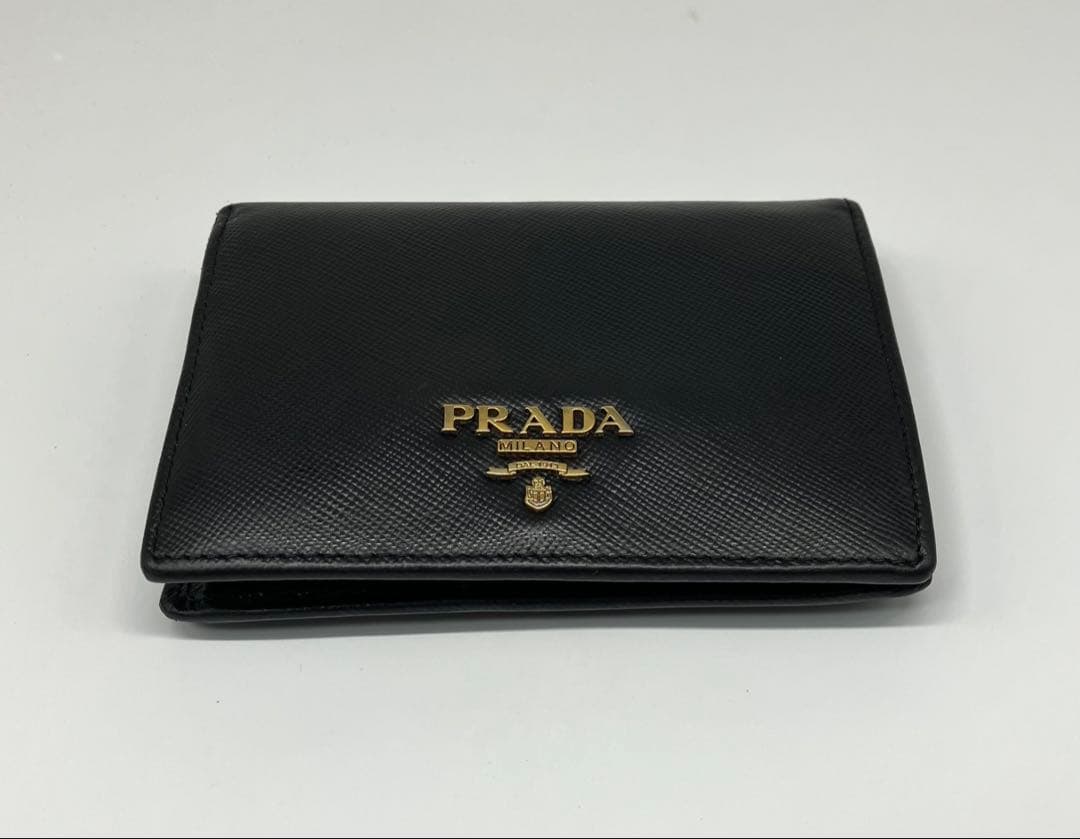 ⭐️ 美品 プラダ サフィアーノ メタル コンパクト 折り財布 ブラック 鑑定済