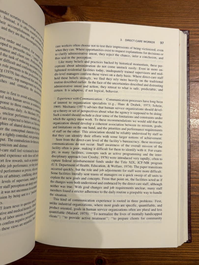 洋書 Developing Responsive Human Services