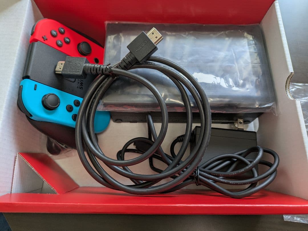 Nintendo Switch Joy-Con(L) ブルー/(R) レッド