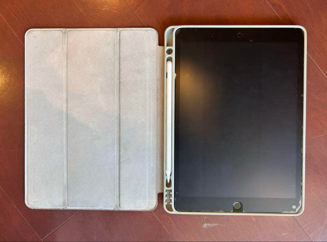 iPad第9世代　カバー・保護フィルム・ペン付きWi-Fi 64GB