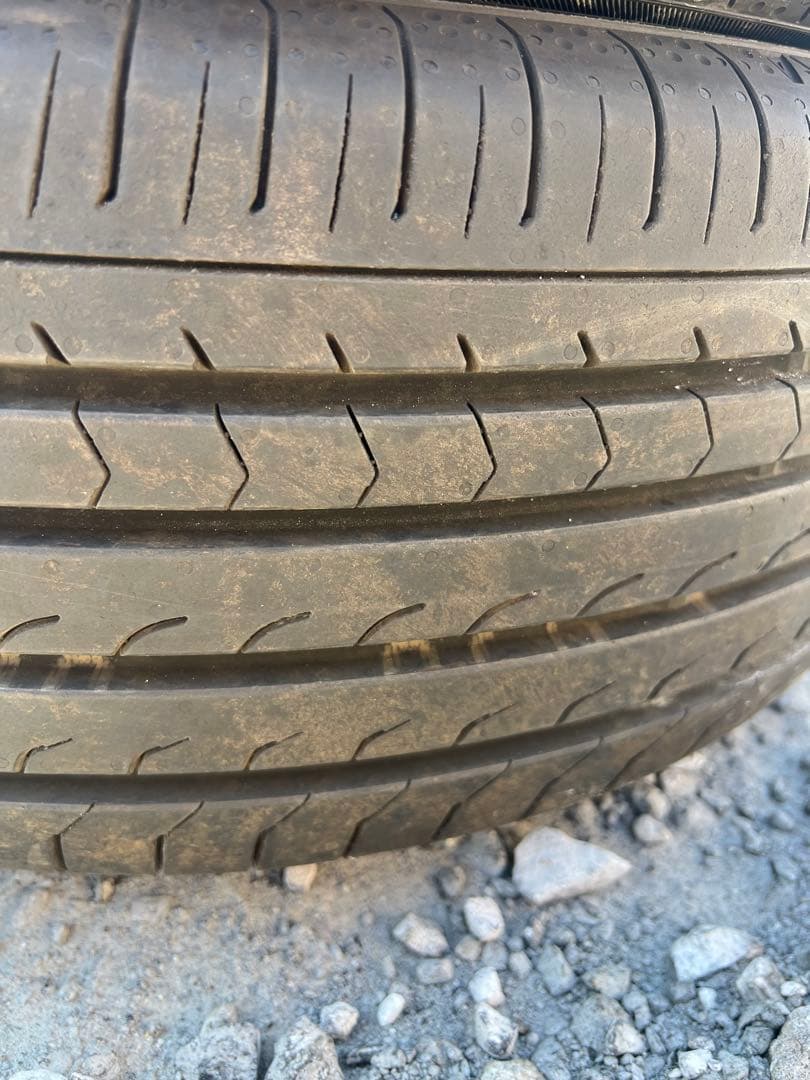 ヨコハマ　ブルーアース　rv03 225/60r17 25年製　イボ付き　9部山