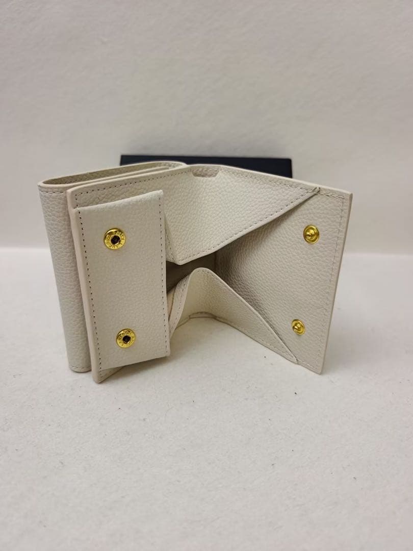 専用⚠️Yves Saint Laurent 三つ折り財布 ホワイト