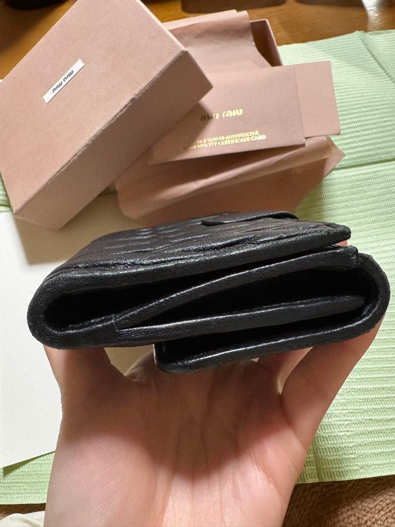 miumiu 二つ折り財布 ブラック