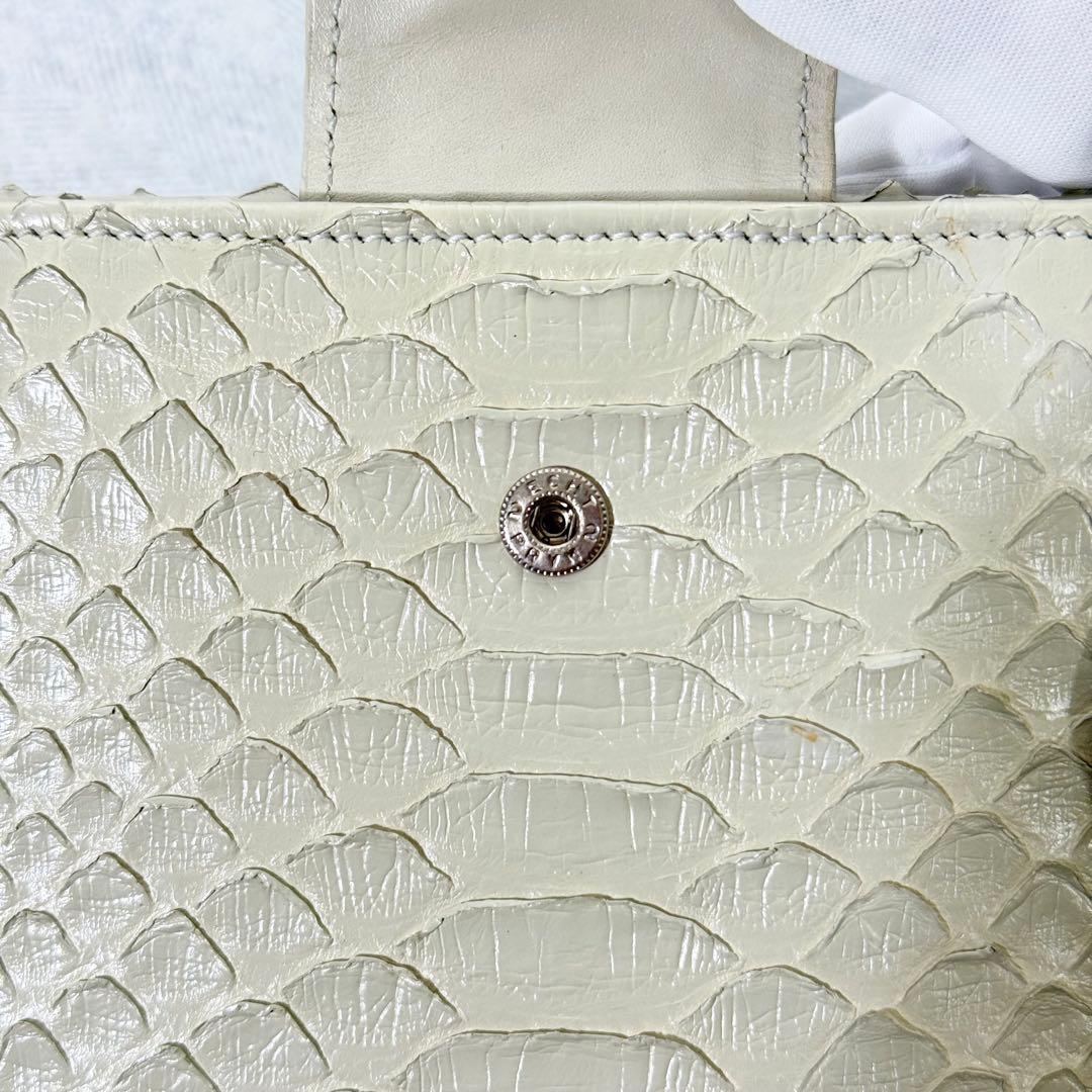 BVLGARI パイソンレザー 二つ折り財布 ホワイト Wホック 22