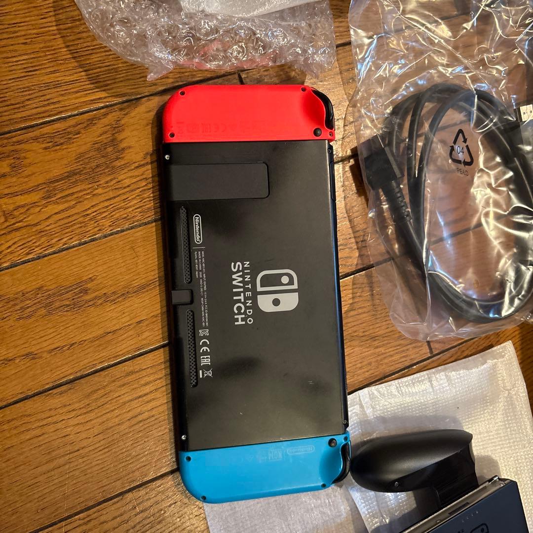 中古　Nintendo Switch 本体