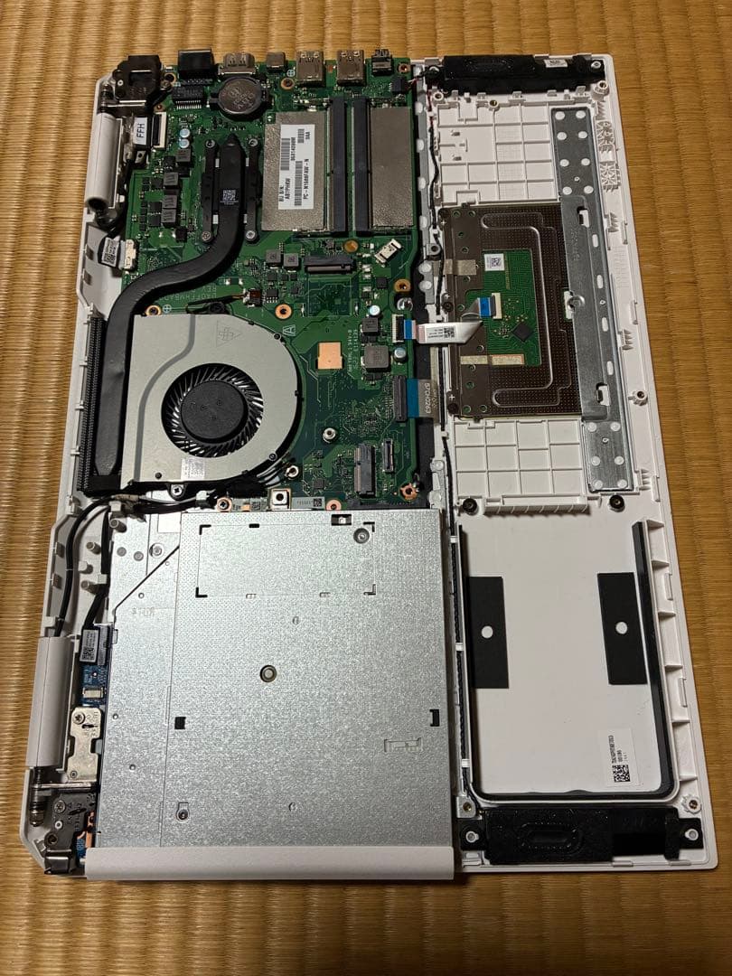 ジャンク品　NEC LAVIE N156 通電、起動不可　液晶、B.Tなし