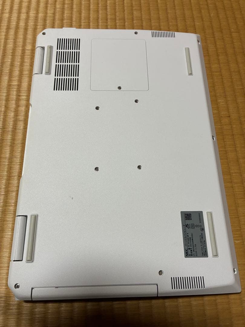 ジャンク品　NEC LAVIE N156 通電、起動不可　液晶、B.Tなし