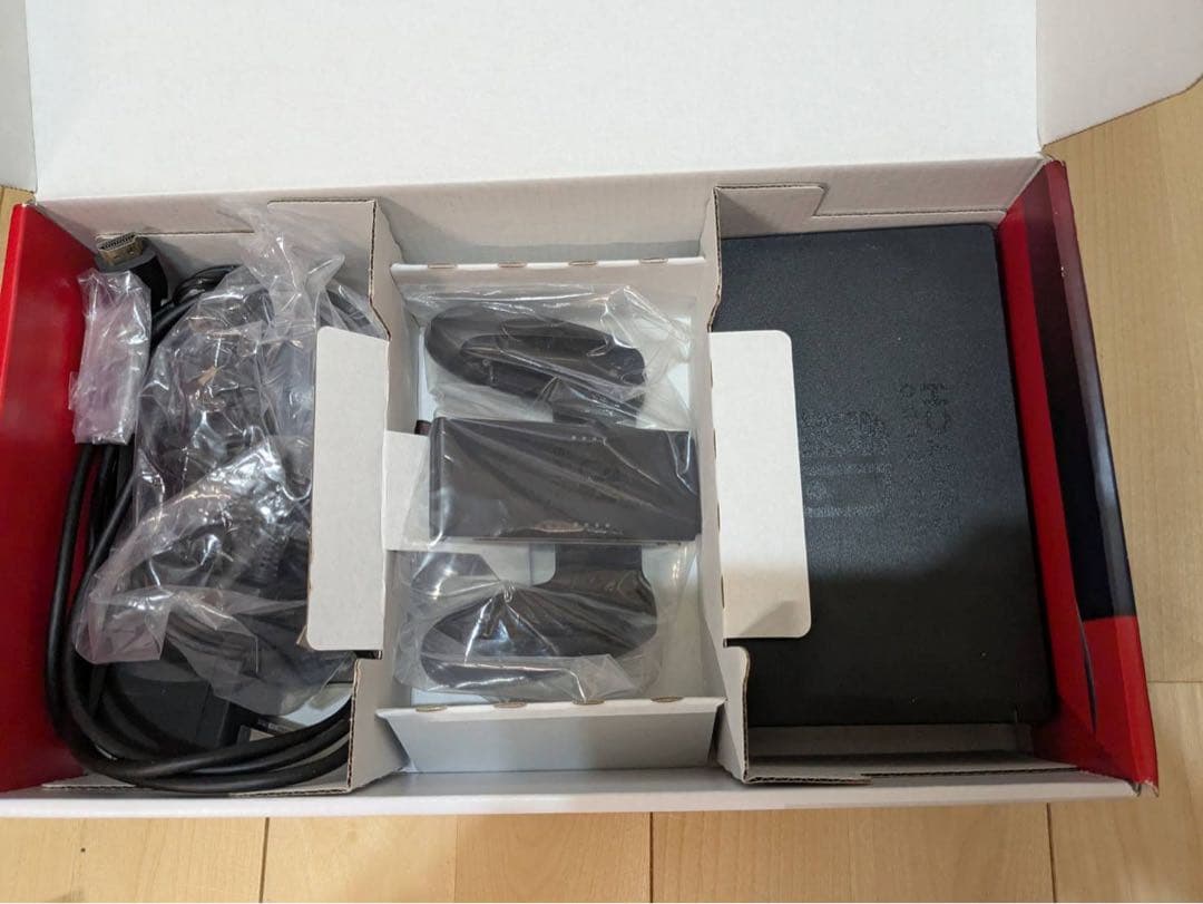 Switch本体セットカセット付き（スマッシュブラザーズ）