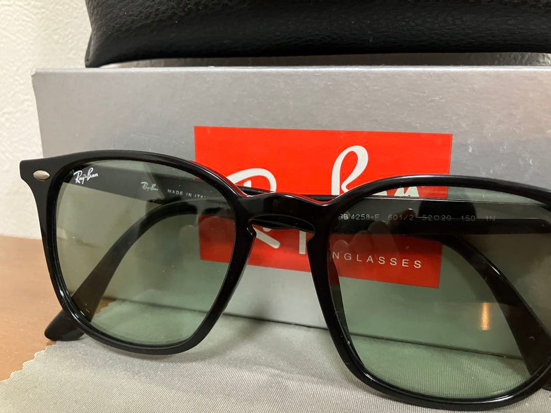 T*M様 美品。Ray-Ban RB4258 F サングラス