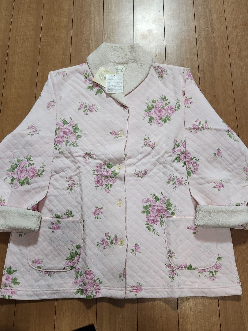 新品タグ付き　ナルエー　パジャマ　M〜L