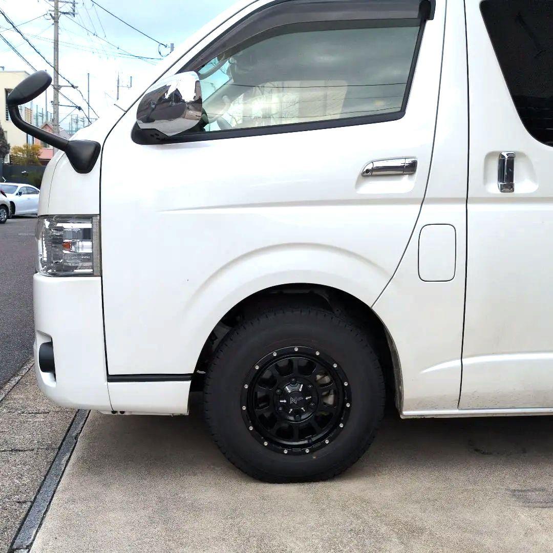美品　ハイエース　ナイトロパワー ヨコハマスタッドレス４本セット　 溝10ミリ