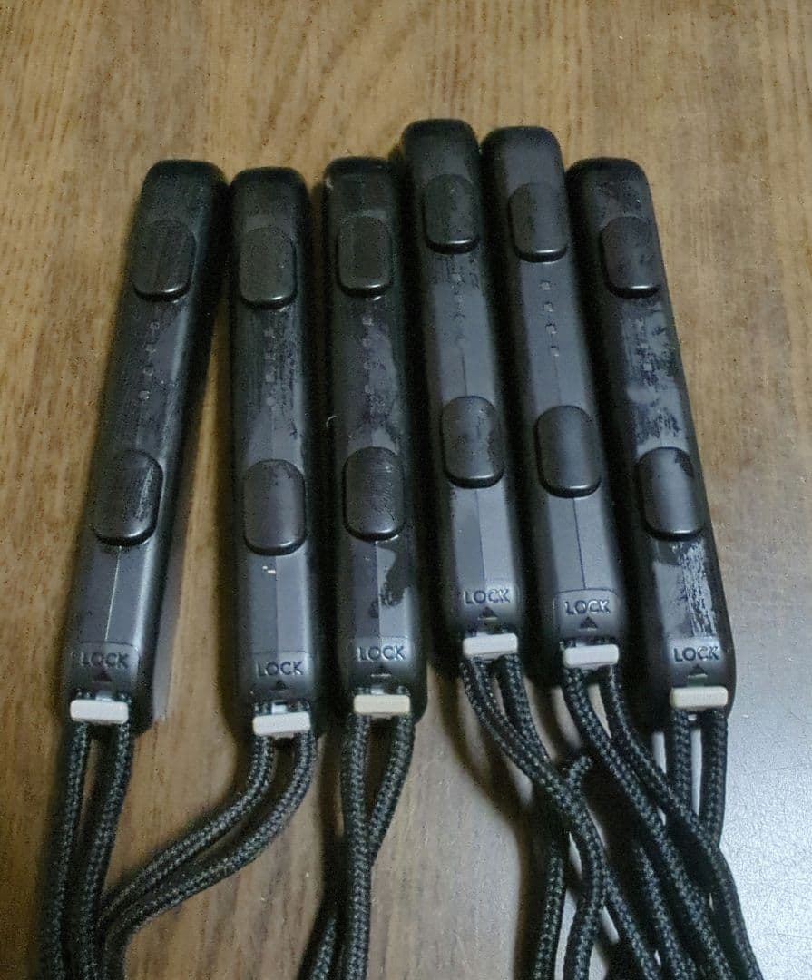 Switch本体2台セット 画像2の付属品と非純正コントローラー付