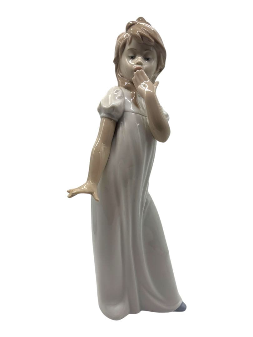 リヤドロ Lladro Nao by Lladro Girl Yawning