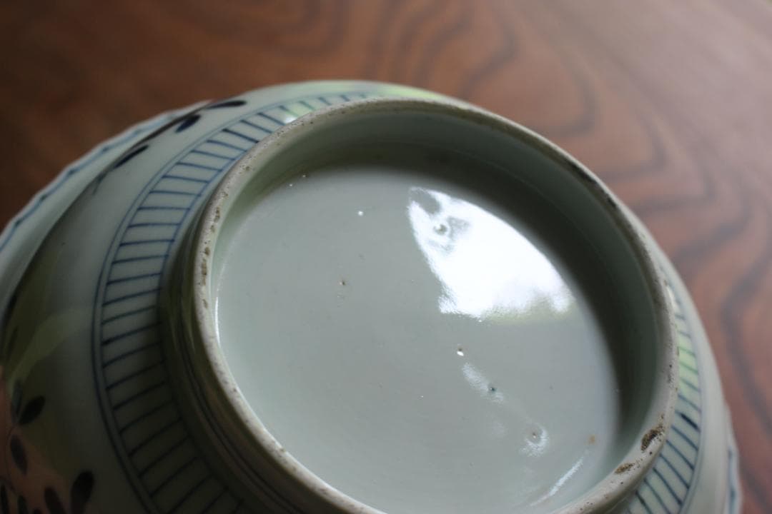 繊細な輪花デザインに華やかな金彩色絵の映える伊万里大鉢（検古伊万里九谷菓子鉢