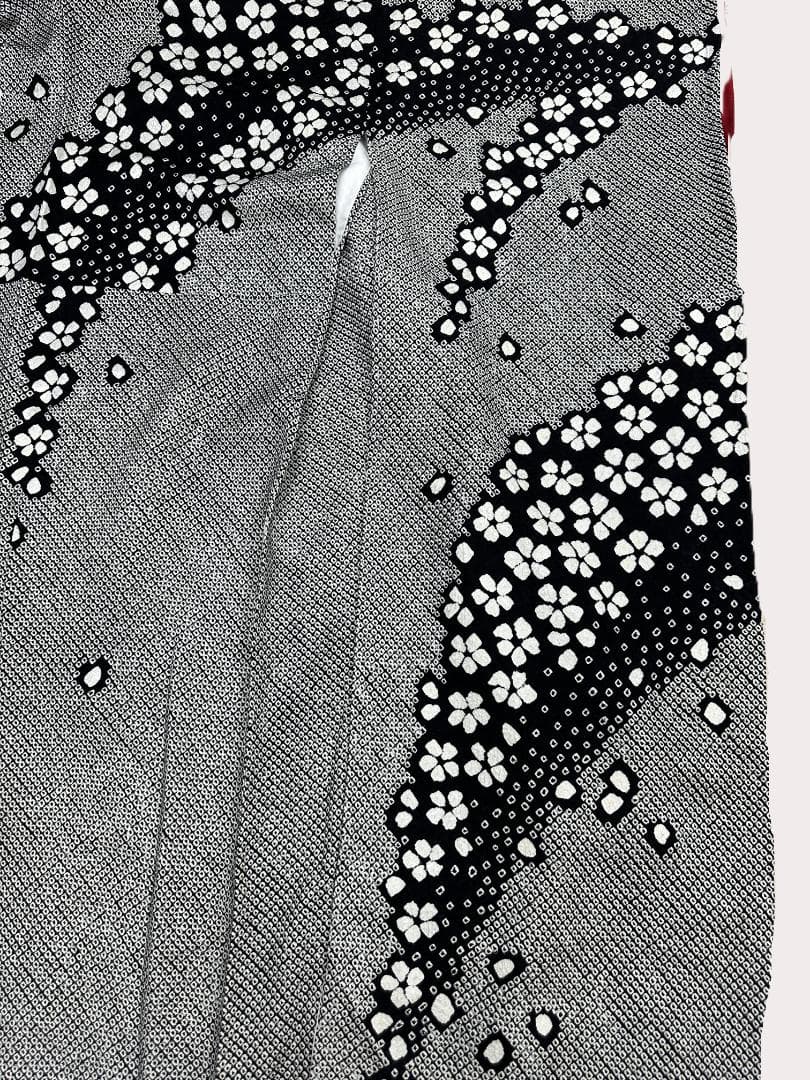 黒地 総絞り 桜 振袖