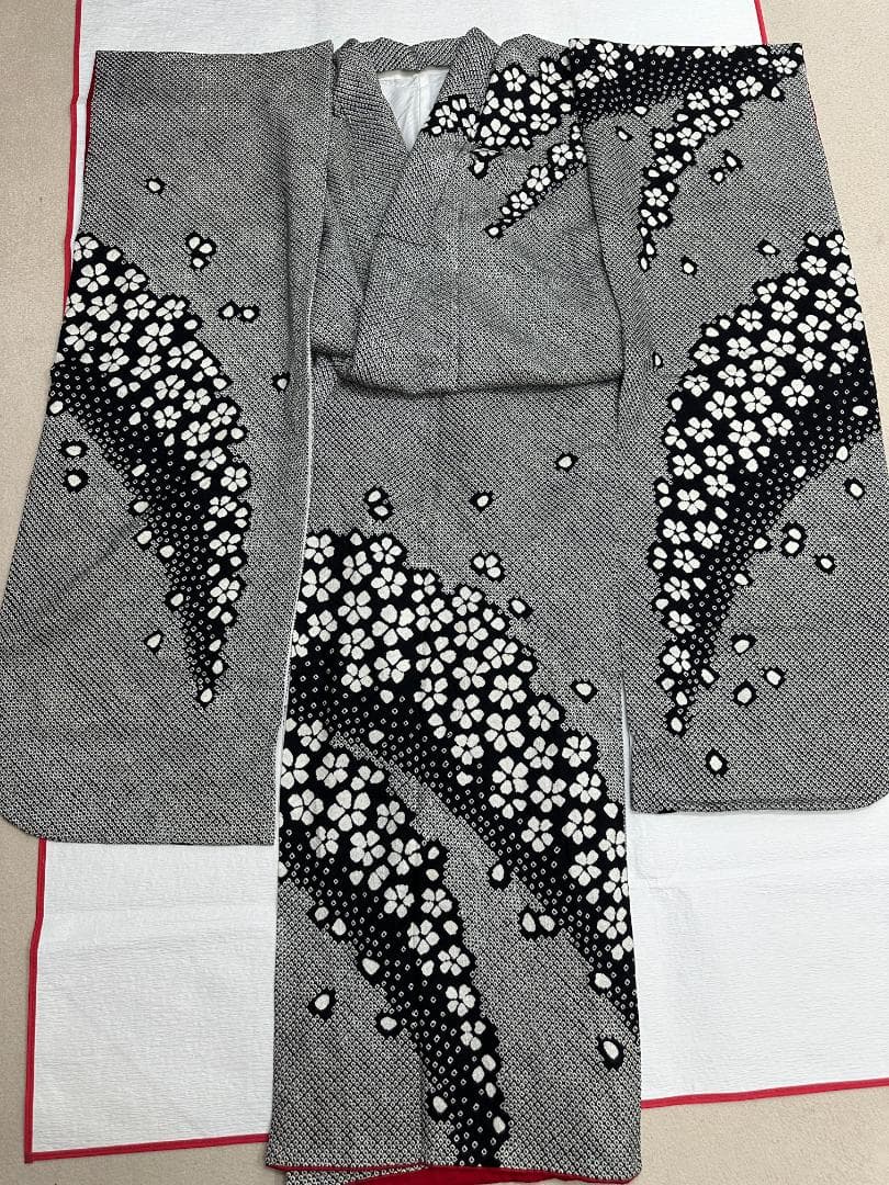 黒地 総絞り 桜 振袖