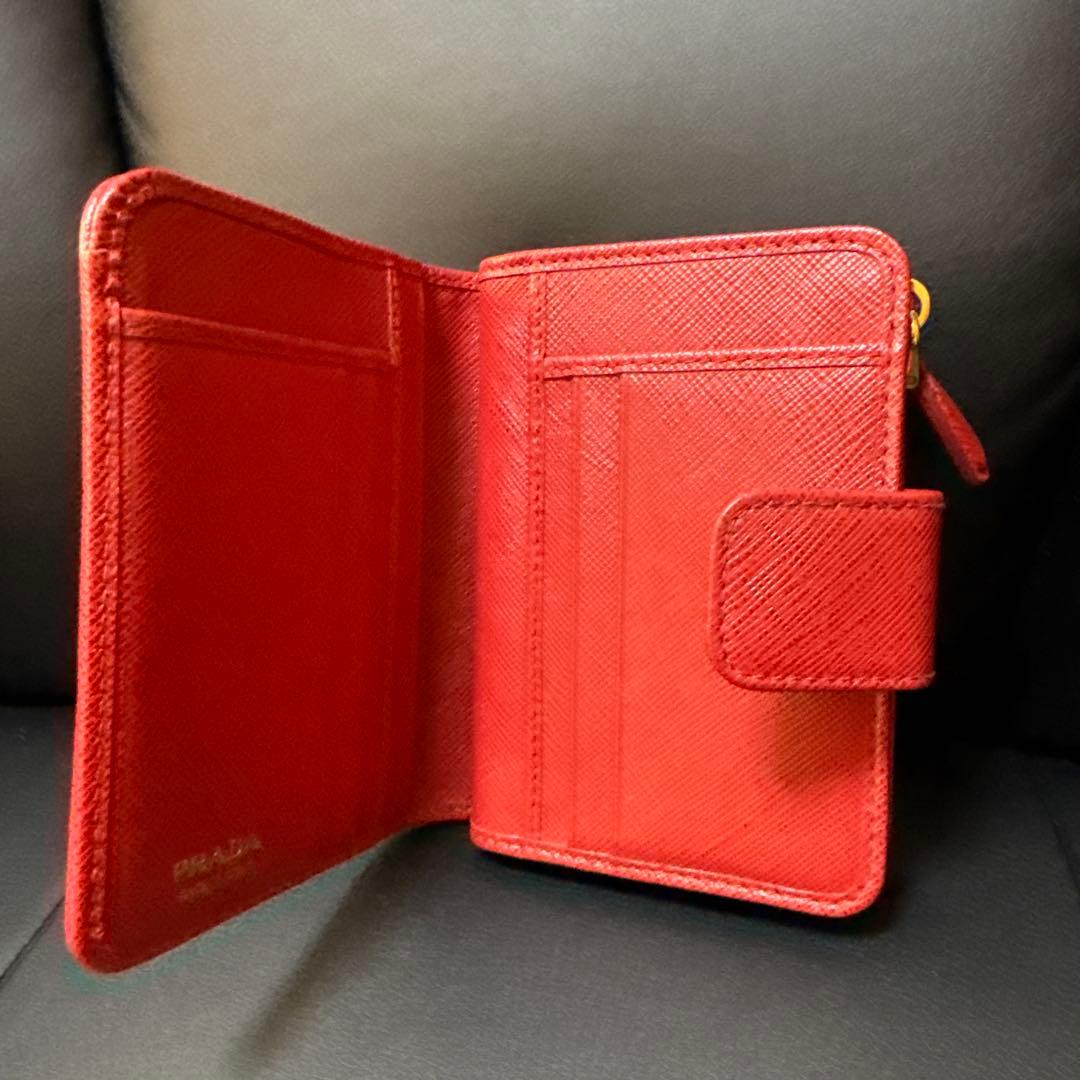 prada プラダ 財布