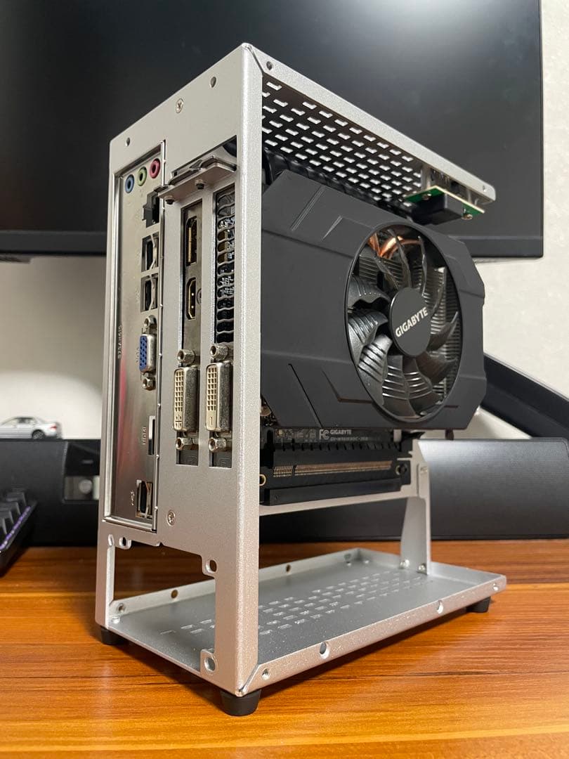 ミニパソコン mini itx PCケース　おまけ有り