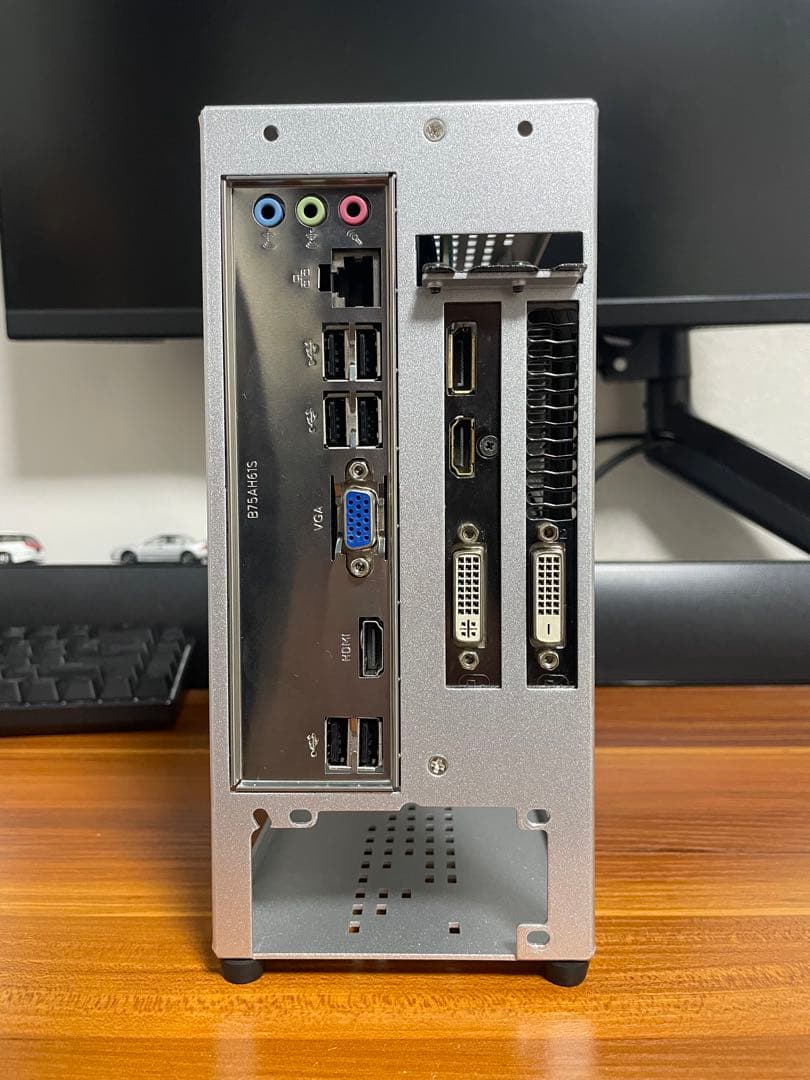 ミニパソコン mini itx PCケース　おまけ有り