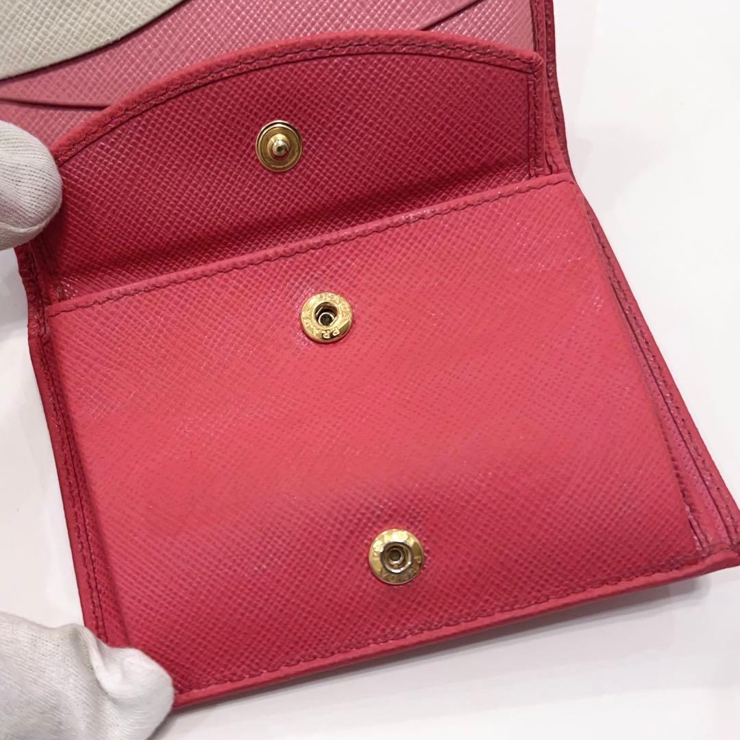 プラダ 折り財布 サフィアーノ レザー ゴールド金具 ピンク 白 バイカラー