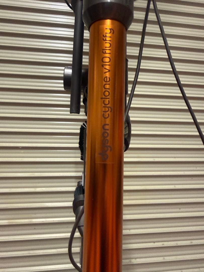 Dyson(ダイソン) 掃除機　コードレス 　V10 Fluffy