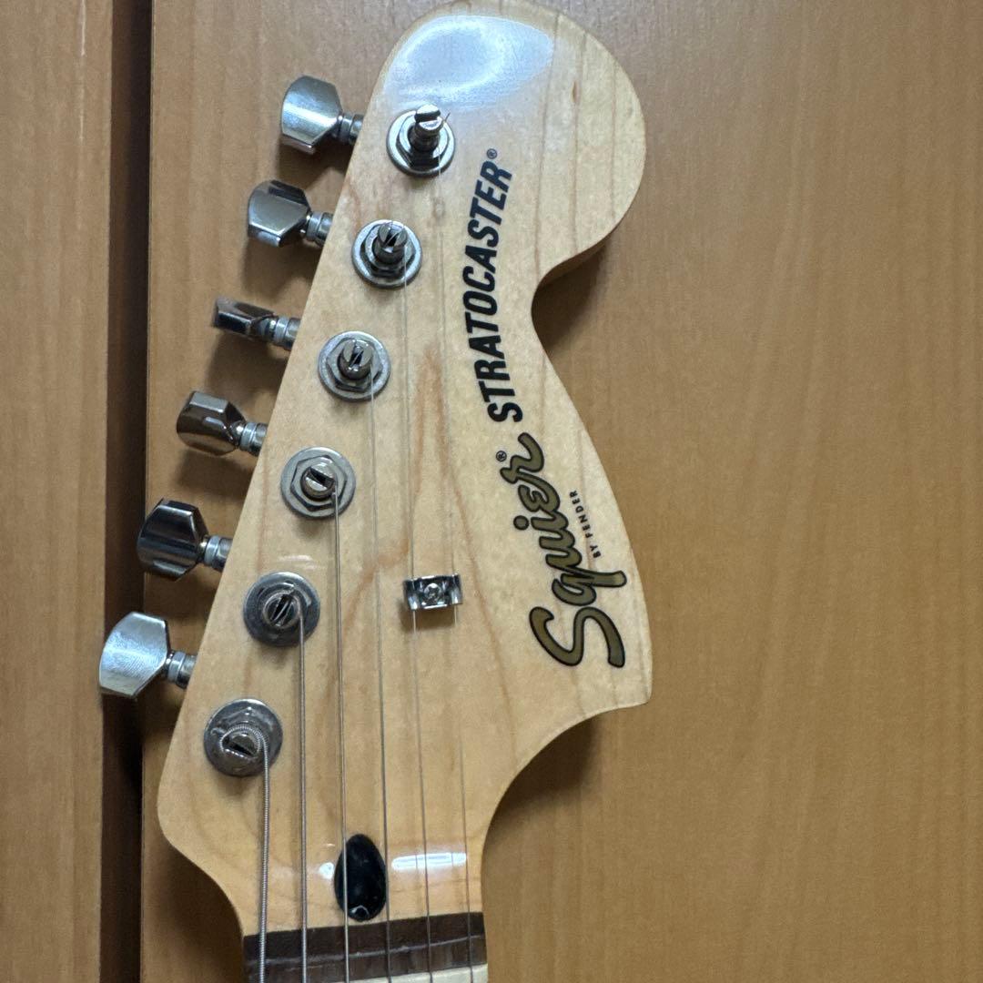 ギター Squier by Fender stratocaster White