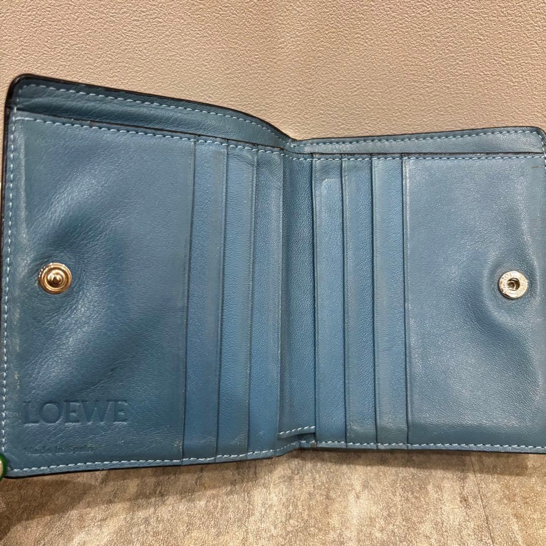 LOEWE エンボス加工 二つ折り財布 水色　ロエベ