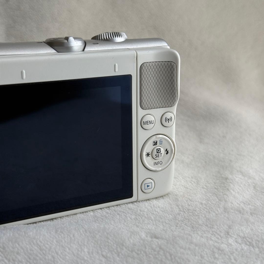 【明日午前発送可能】Canon EOS M100 ミラーレス一眼