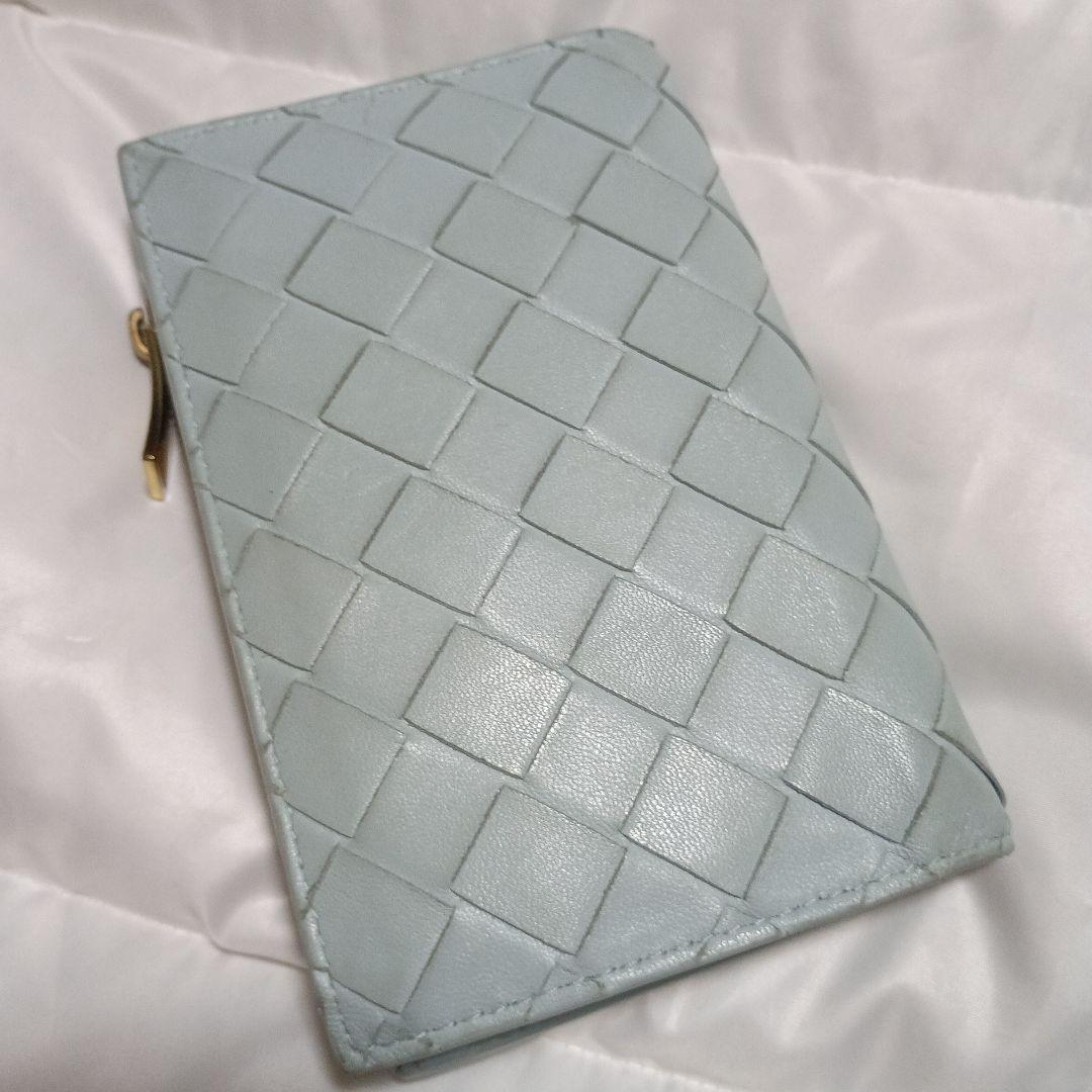 ボッテガヴェネタ　BOTTEGA VENETA　二つ折り　ミントグリーン　水色