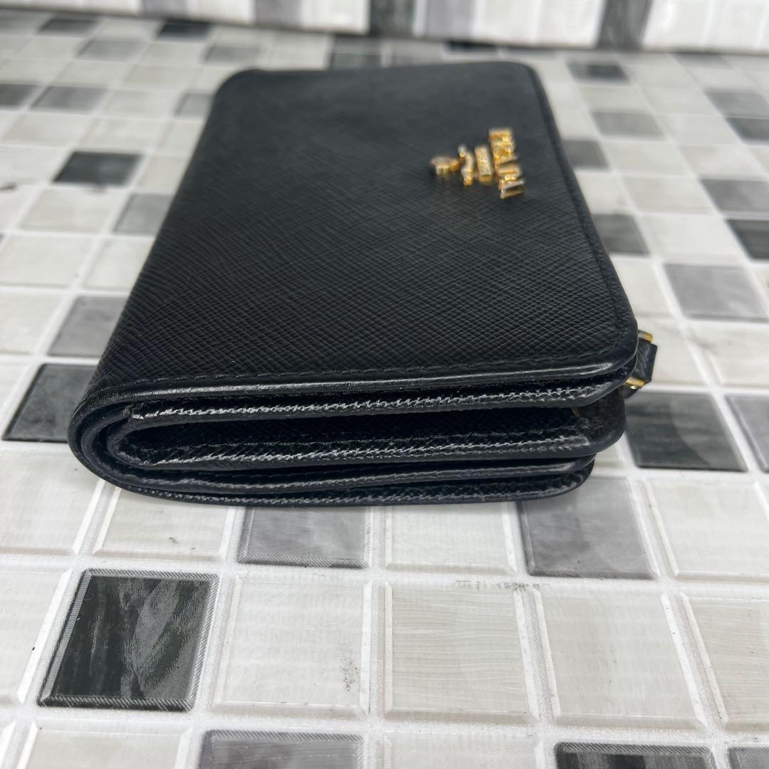 PRADA プラダ 財布　二つ折り財布