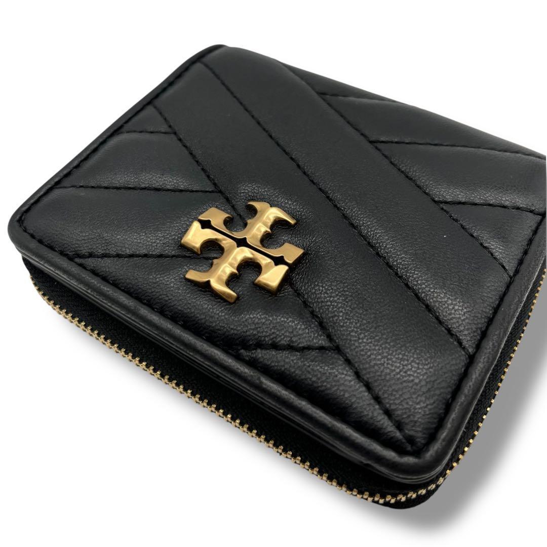 【極美品】トリーバーチ　二つ折り財布　レザー　ブラック　キラ シェブロン 　希少
